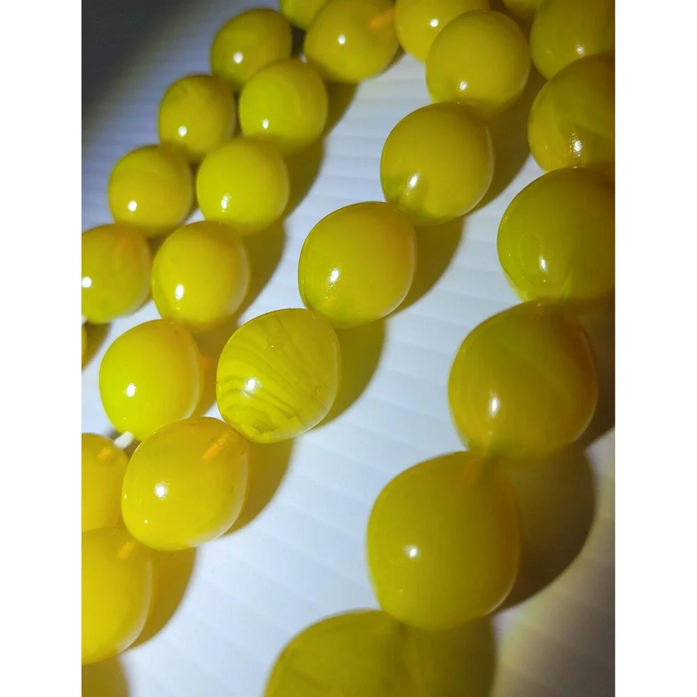 Vintage Yellow Egg Shaped Oval Venetian Glass 1